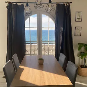 Apartamento Tres Primera Linea De Playa, Rincón de la Victoria